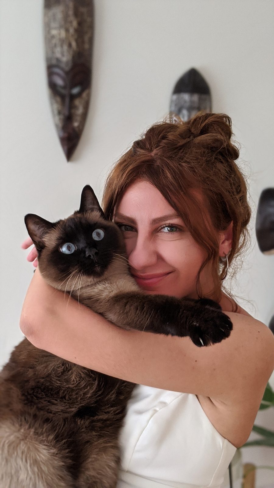 Ipek hugging Pipo